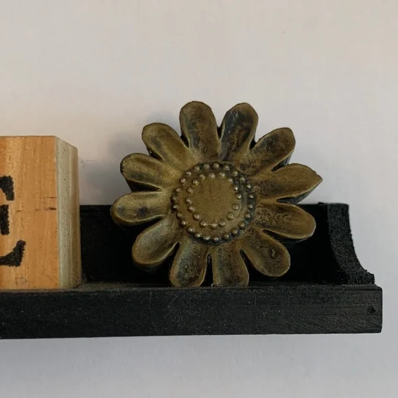 ‘Smile' Decor - Picture 3 of 5